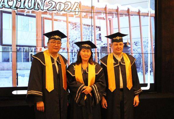 On February 10, Adam University held a graduation party at the Hyatt Hotel.